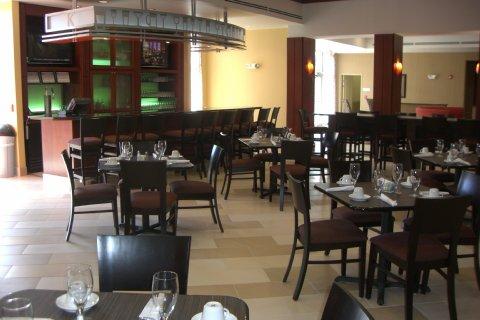 Howard Johnson By Wyndham Hotel