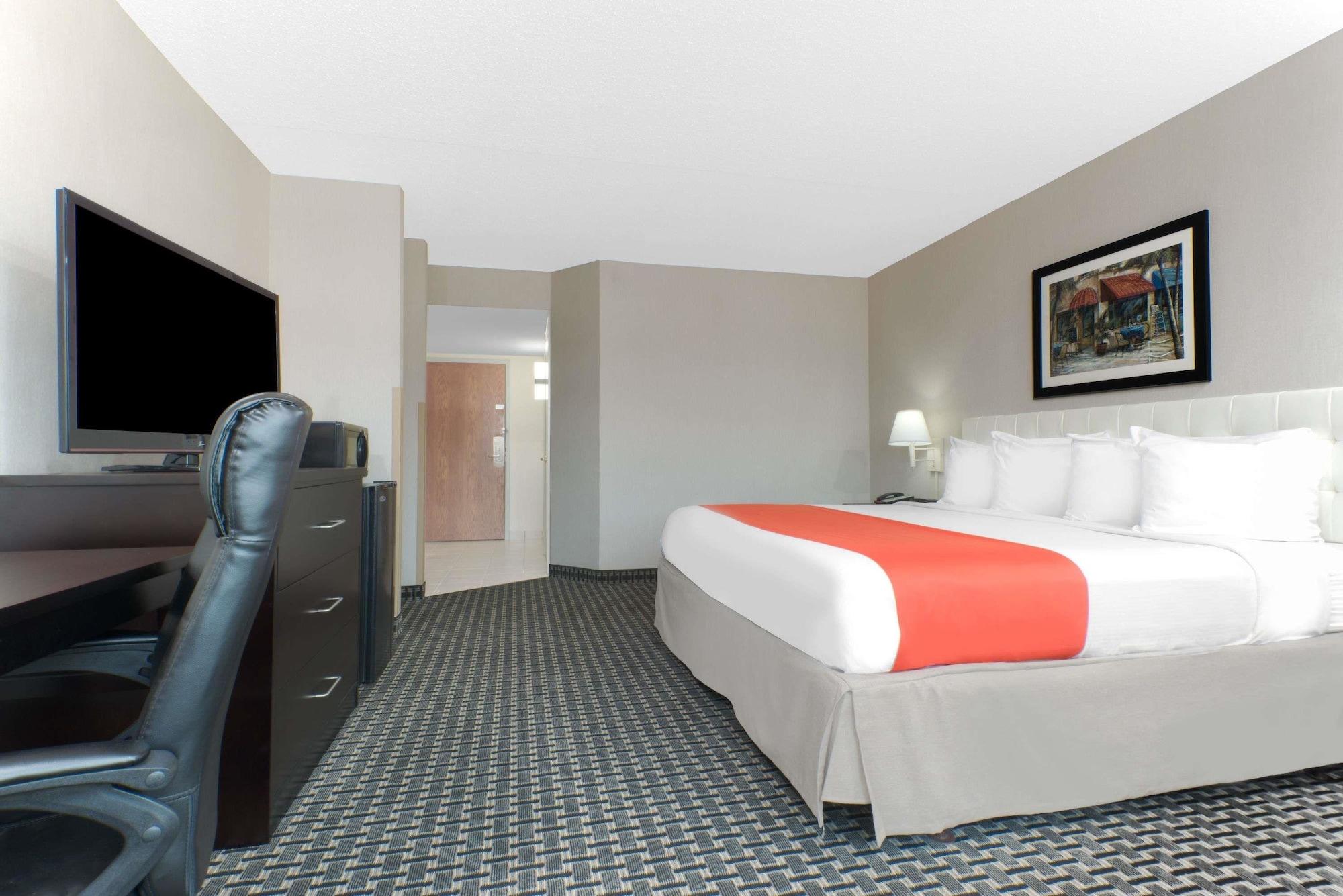 Howard Johnson By Wyndham Hotel