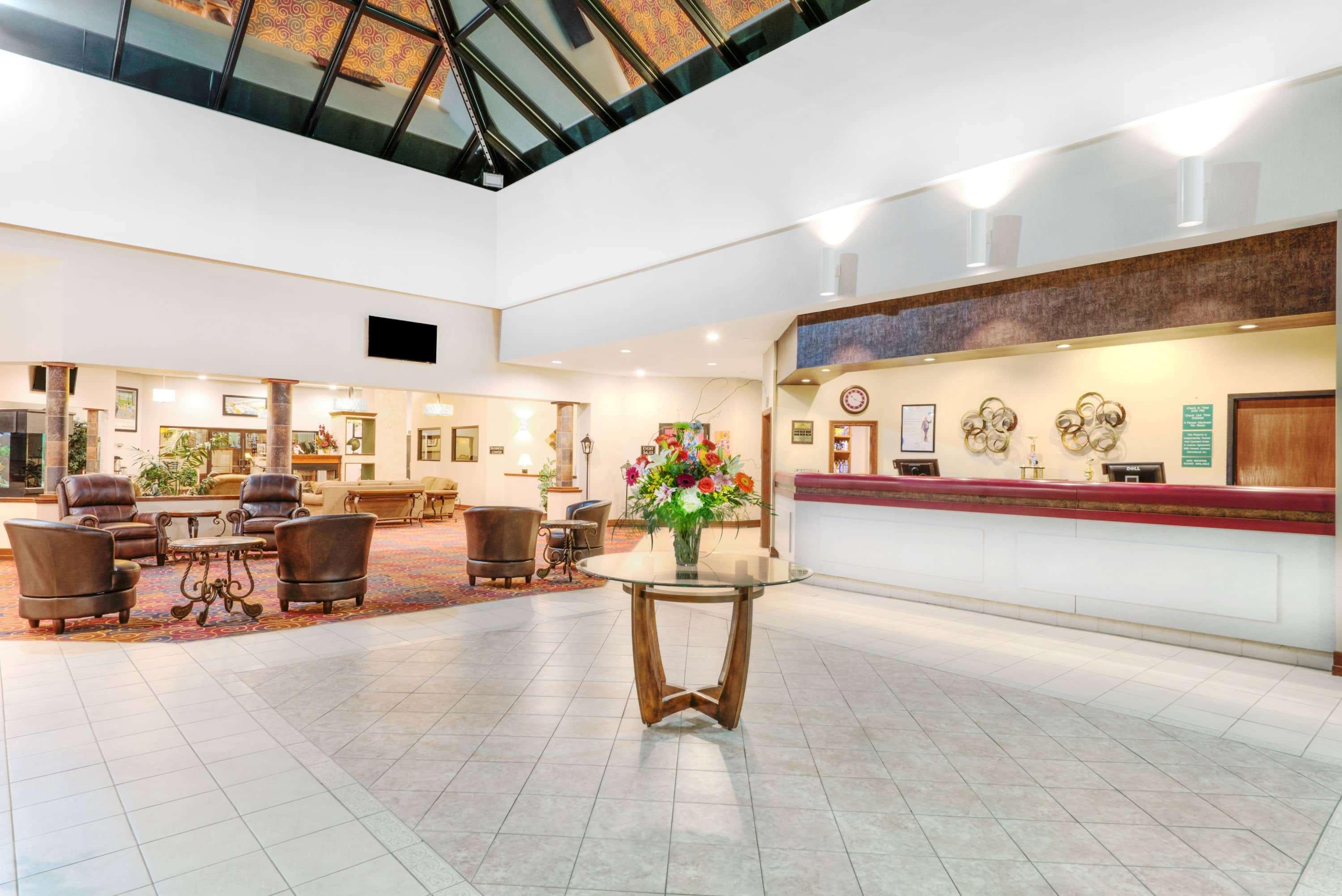 Howard Johnson By Wyndham Hotel
