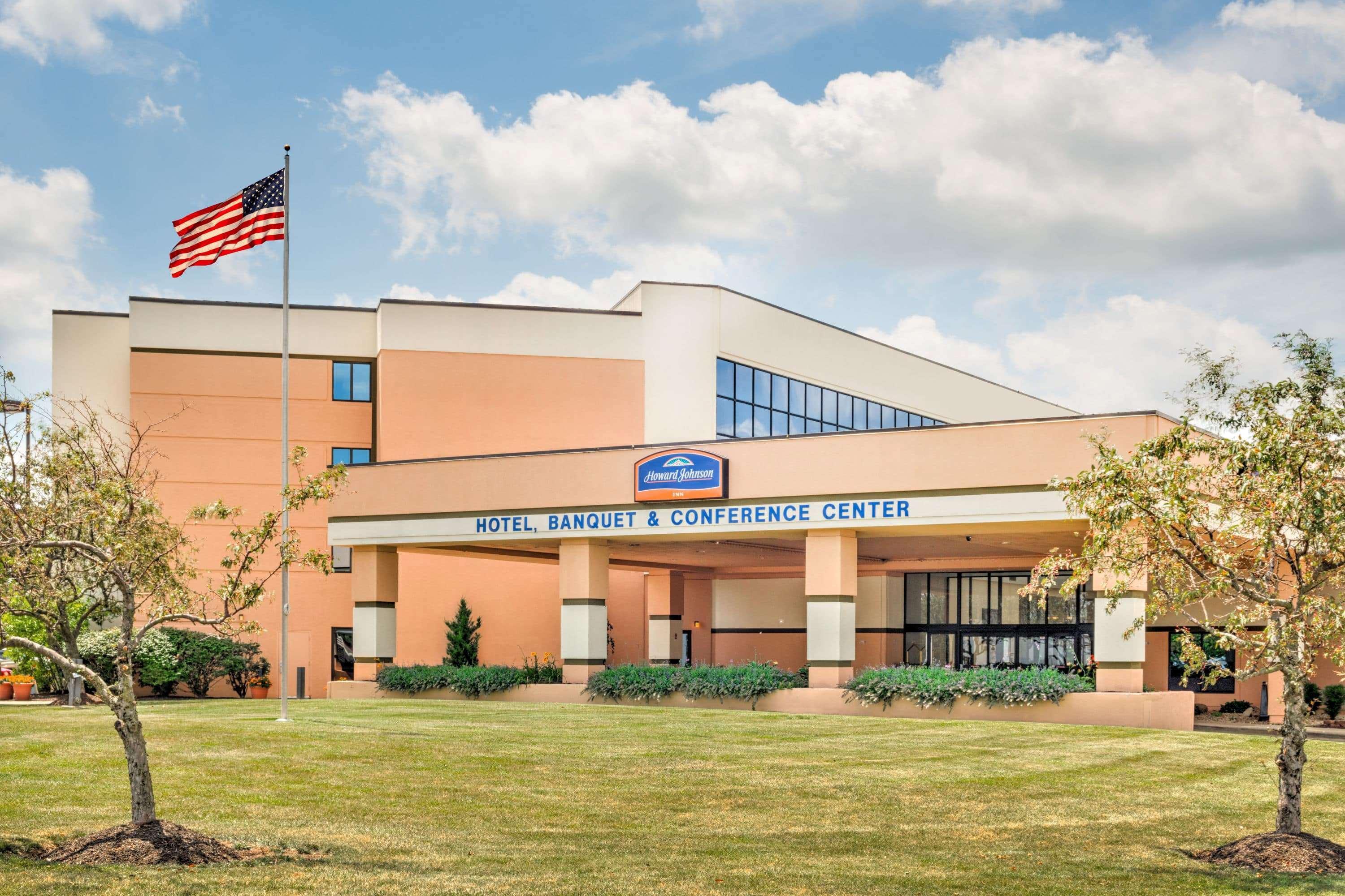 Howard Johnson By Wyndham