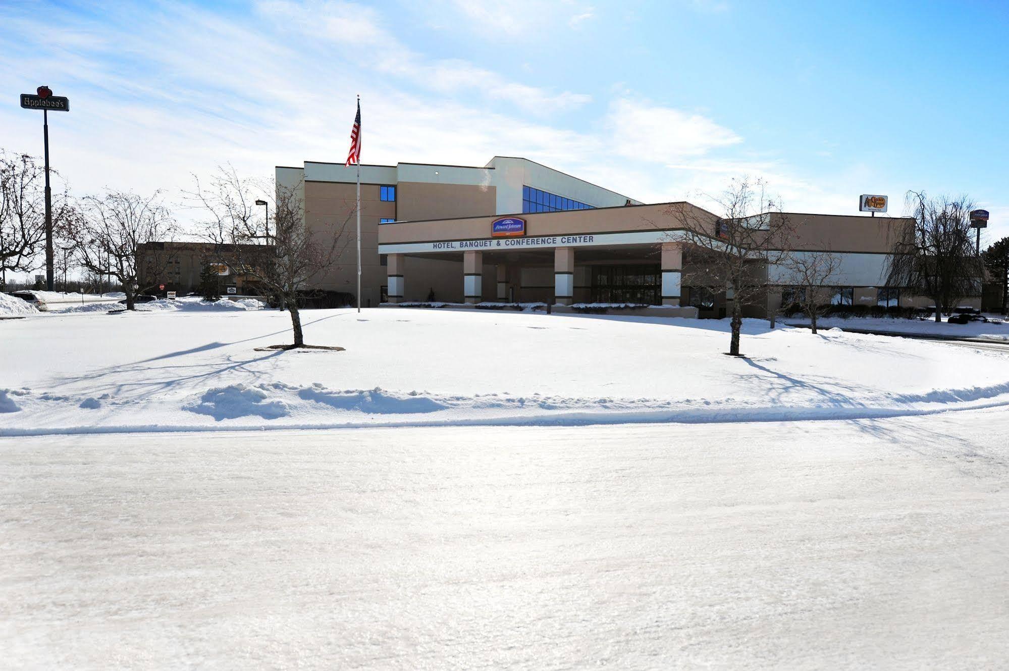 Howard Johnson By Wyndham